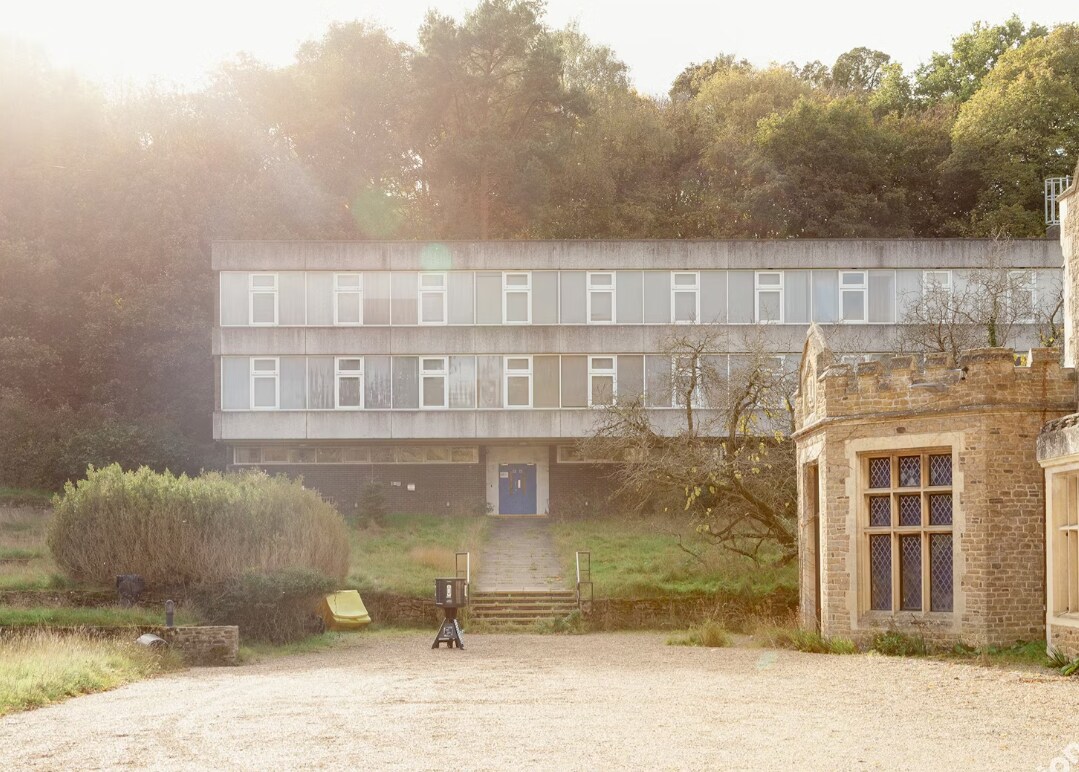 Portsmouth Rd, Guildford à louer Photo principale- Image 1 de 11