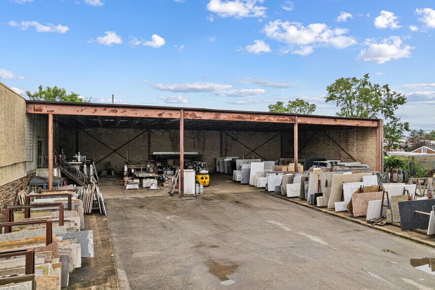 600 W Main St, Norristown, PA à vendre - Photo du bâtiment - Image 3 de 27