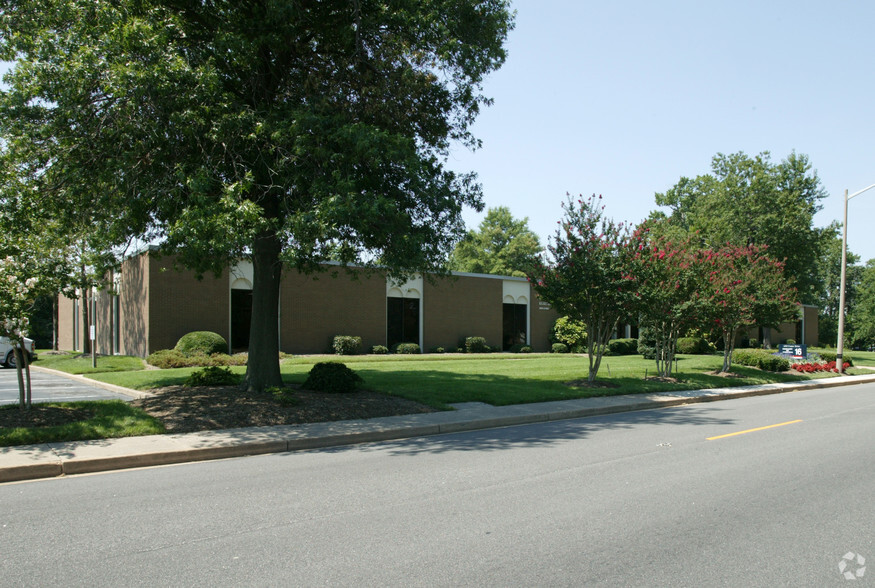 6333 Center Dr, Norfolk, VA à vendre - Photo du bâtiment - Image 1 de 3