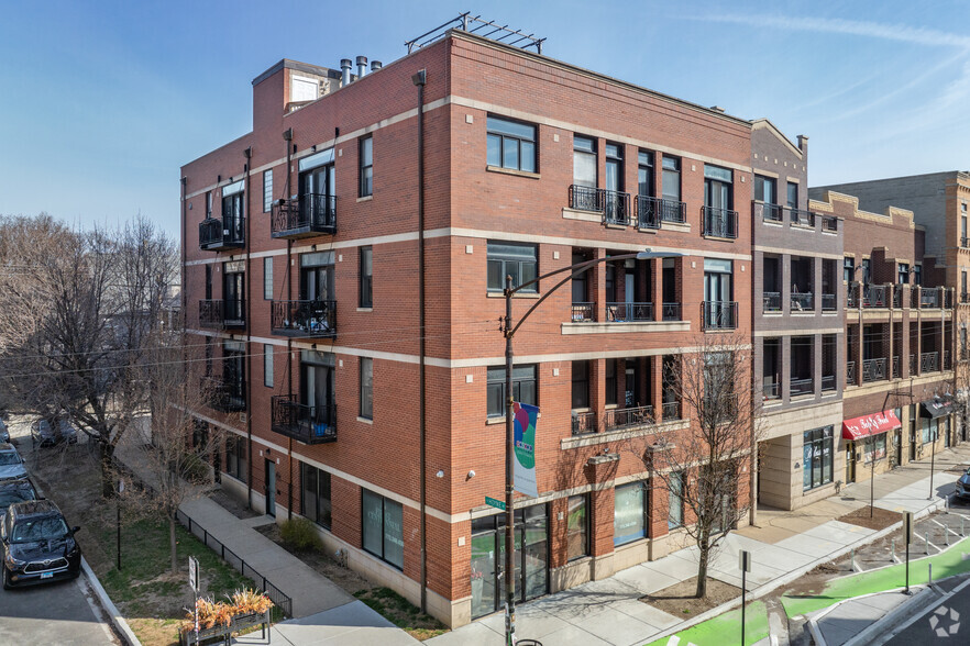 2056-2058 W Belmont Ave, Chicago, IL à vendre - Photo du bâtiment - Image 1 de 29