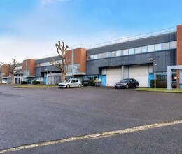 Flex in Villepinte for lease Building Photo- Image 2 of 2