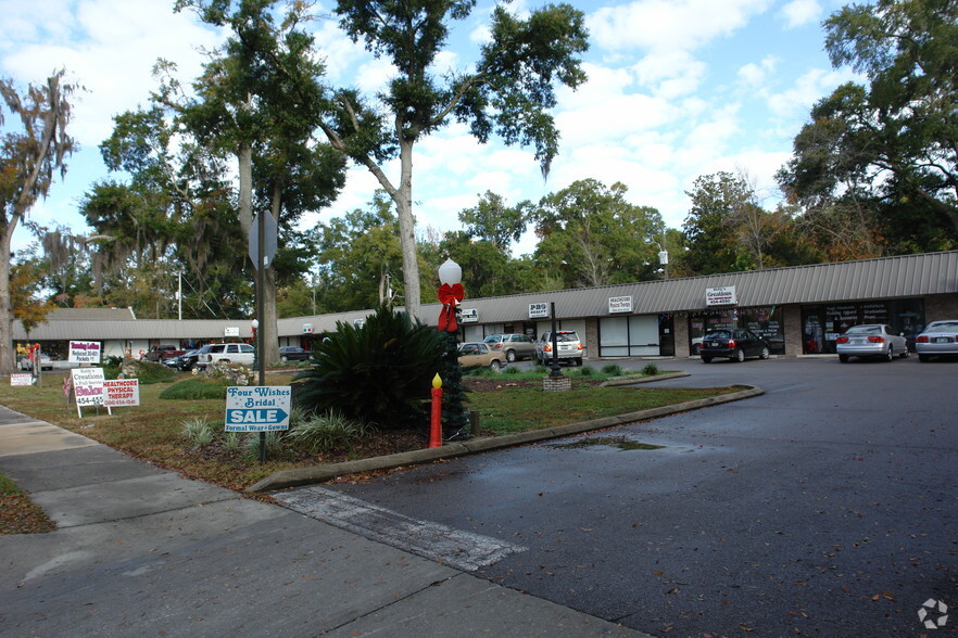 206-240 NE 1st Ave, High Springs, FL for lease - Primary Photo - Image 1 of 8