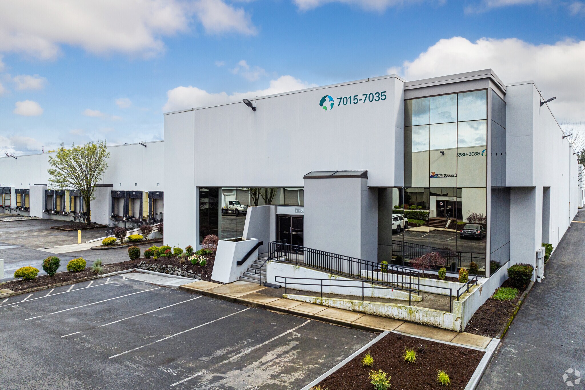 21220-21246 W Valley Hwy, Kent, WA à louer Photo du bâtiment- Image 1 de 10