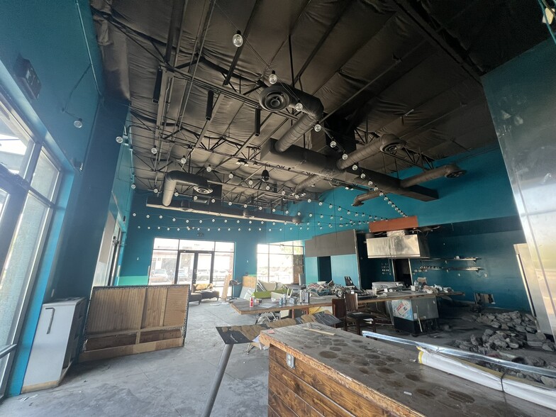 777 E Thunderbird Rd, Phoenix, AZ for lease - Interior Photo - Image 3 of 9