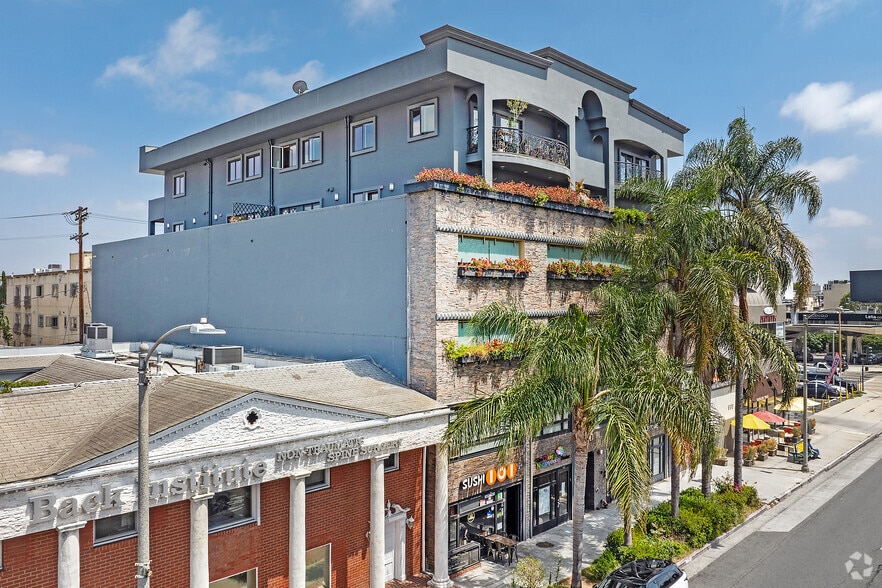 930 S Robertson Blvd, Los Angeles, CA for lease - Building Photo - Image 2 of 33