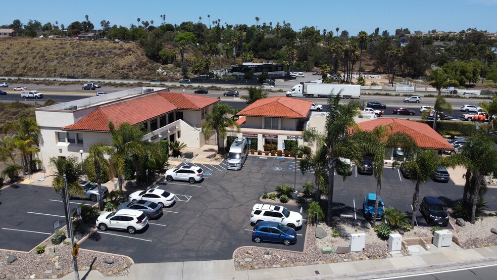 911 Hacienda Dr, Vista, CA for lease - Building Photo - Image 2 of 10