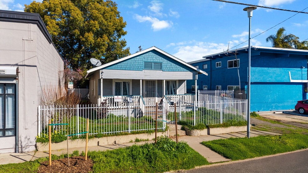 715 Dixieanne Ave, Sacramento, CA for sale - Building Photo - Image 3 of 14