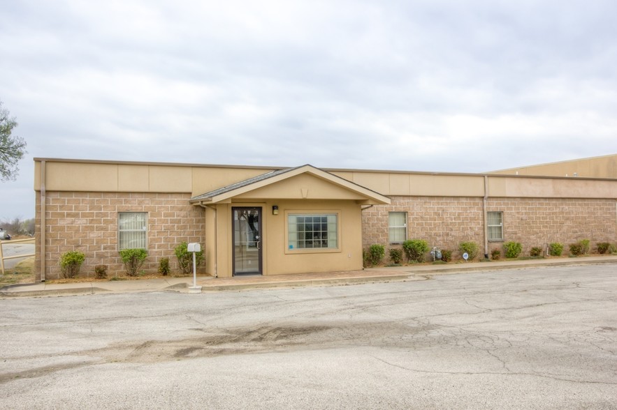 4115 Minnesota St, Bartlesville, OK for sale - Primary Photo - Image 1 of 16