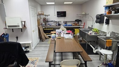 224 Main St, Oakville, CT à louer Photo intérieure- Image 2 de 5