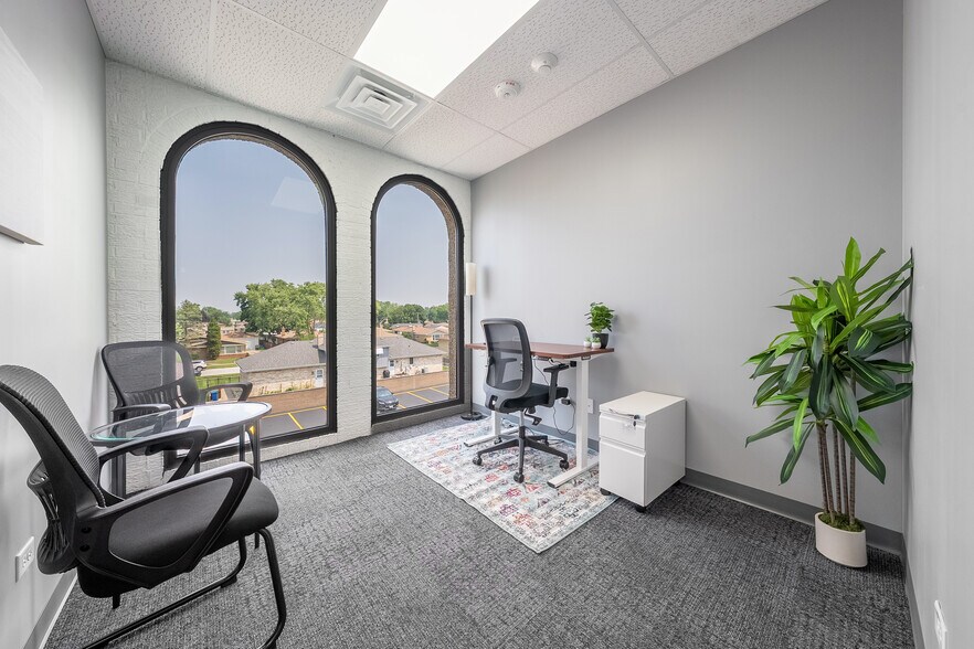 4550 W 103rd St, Oak Lawn, IL à louer - Photo du bâtiment - Image 3 de 25
