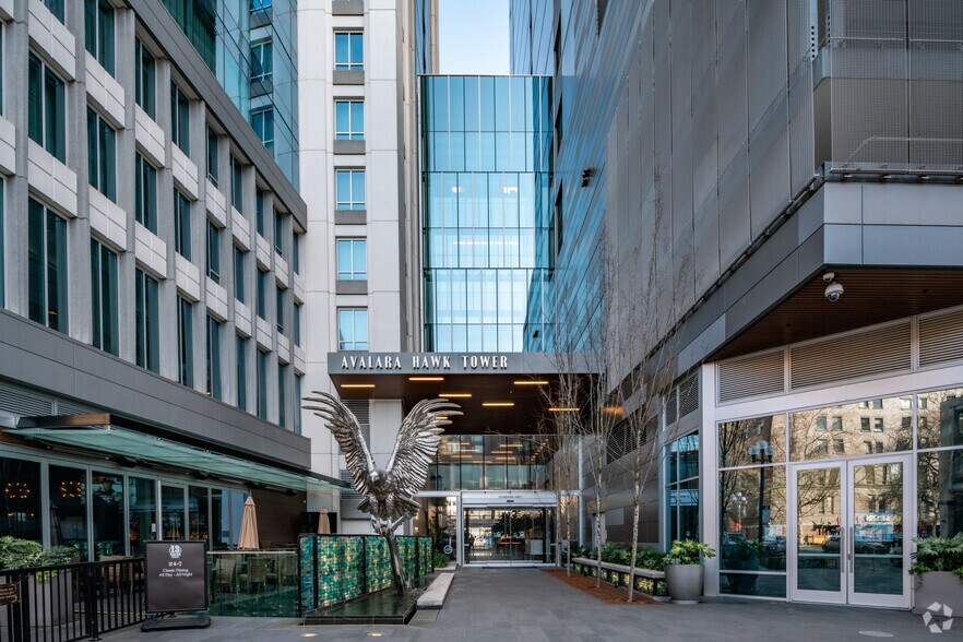 255 S King St, Seattle, WA for lease - Building Photo - Image 2 of 7