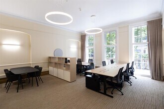 142 Buckingham Palace Rd, London for lease Interior Photo- Image 2 of 4