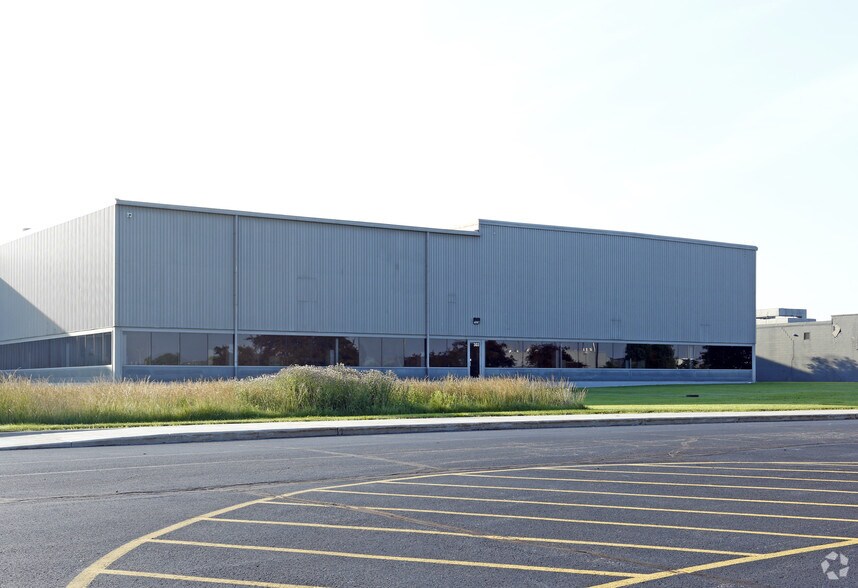 1899 N Wilkinson Way, Perrysburg, OH à vendre - Photo du bâtiment - Image 2 de 6