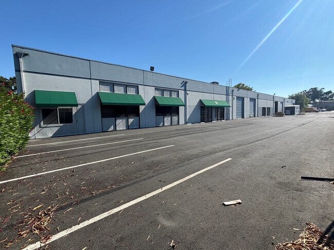 Plus de détails pour 130 Mason Cir, Concord, CA - Industriel à louer