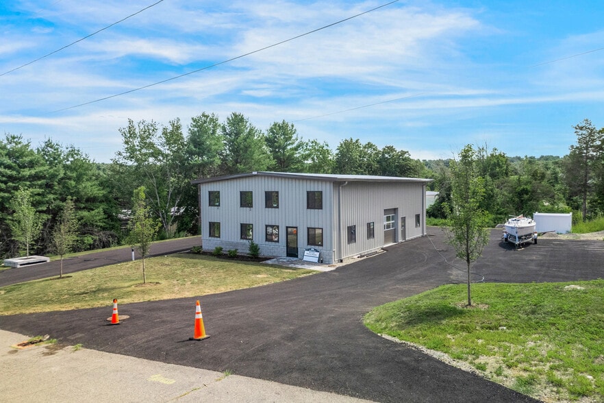 4 David Rd, Norfolk, MA for sale - Primary Photo - Image 1 of 7