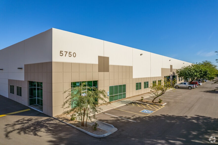 5750 W Roosevelt St, Phoenix, AZ for lease - Primary Photo - Image 1 of 9