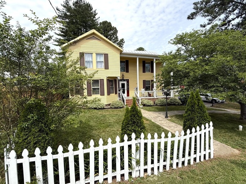 605 Mineral Ave, Mineral, VA for sale - Building Photo - Image 2 of 25