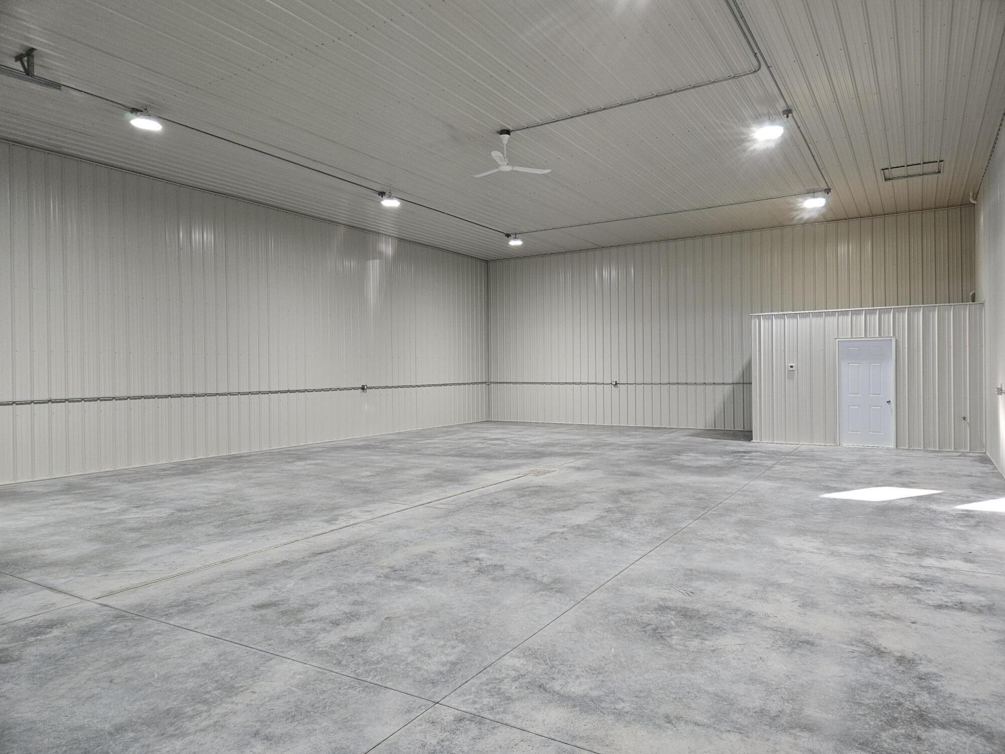 615 Enterprise St N, Aberdeen, SD for lease Interior Photo- Image 1 of 3