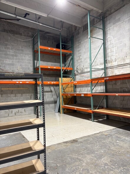 5745-5759 NW 151st St, Miami Lakes, FL for lease - Building Photo - Image 3 of 19