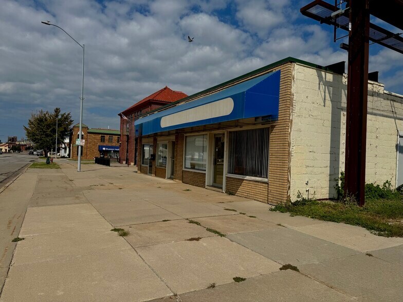 2322-2324 O St, Lincoln, NE à vendre - Photo du bâtiment - Image 2 de 8
