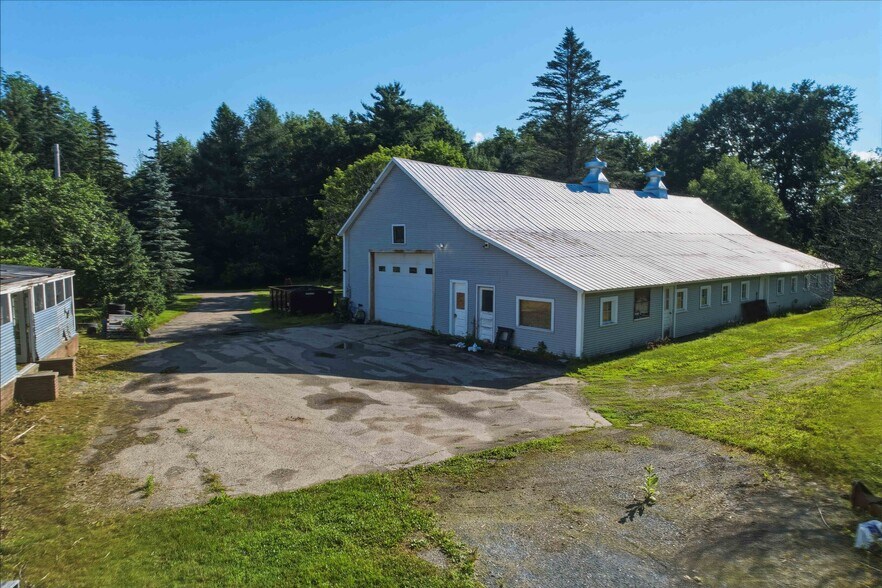 527 Heineberg Dr, Colchester, VT à vendre - Photo du bâtiment - Image 2 de 9