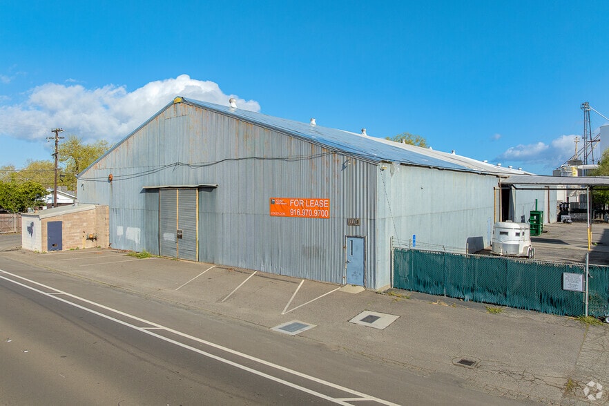 1107-1111 Gibson Rd, Woodland, CA for sale - Building Photo - Image 3 of 9