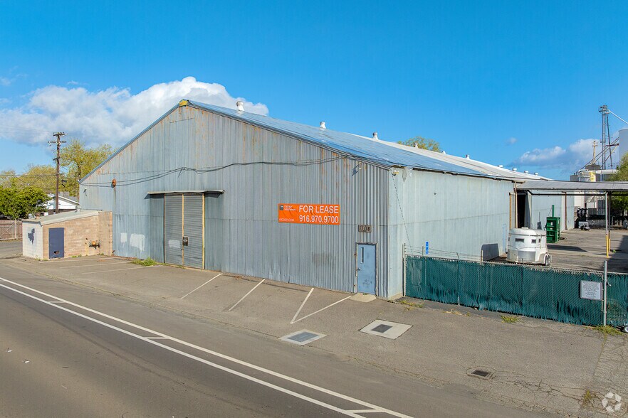 1107-1111 Gibson Rd, Woodland, CA à vendre - Photo du bâtiment - Image 3 de 9