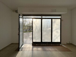 Plus de détails pour Multi-résidentiel à vendre