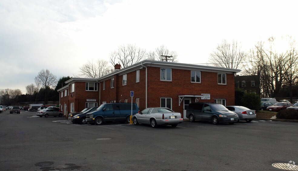 7309 Highland St, Springfield, VA à louer - Photo du bâtiment - Image 1 de 26