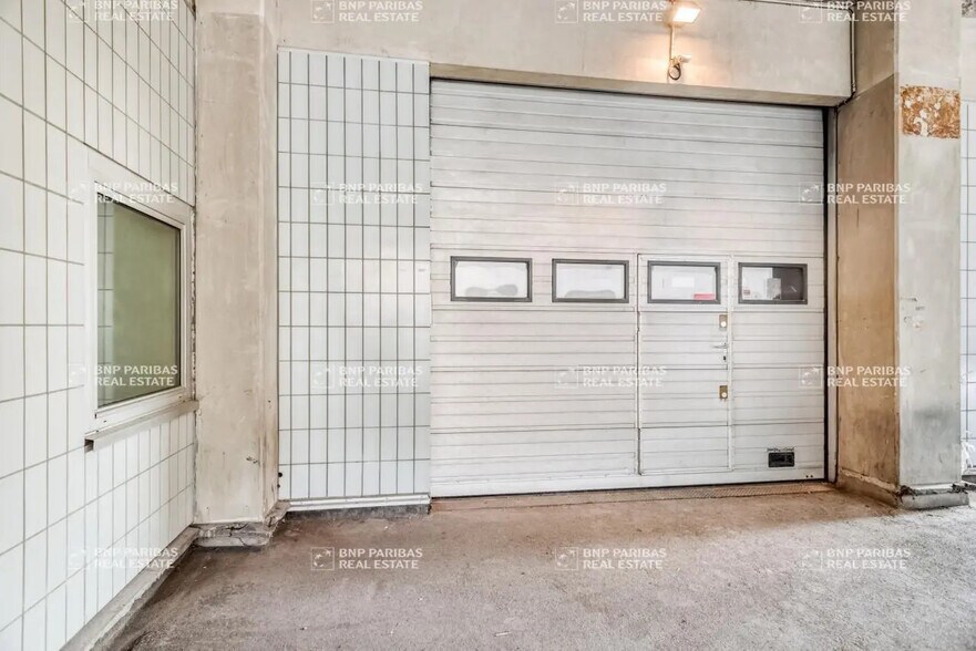 Bureau dans Ivry-sur-Seine à louer - Photo du bâtiment - Image 2 de 18