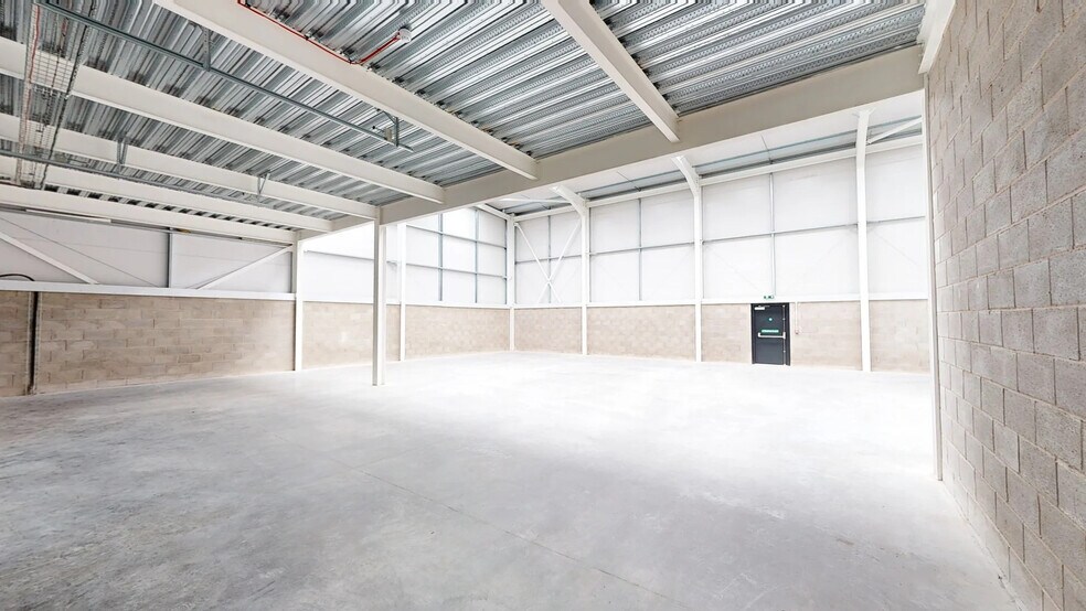 Ashbrook Business Park - Units A-D portefeuille de 2 propriétés à vendre sur LoopNet.ca - Numérisation 3D de Matterport - Image 2 de 13