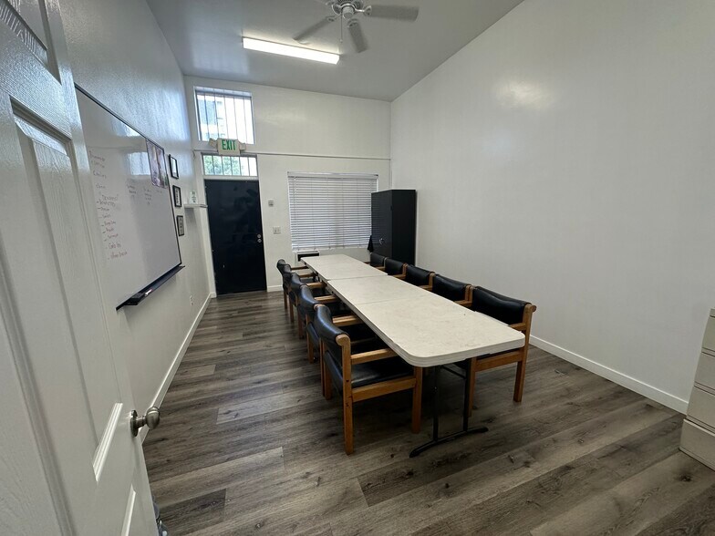 4801 S Normandie Ave, Los Angeles, CA à vendre - Photo du bâtiment - Image 3 de 10