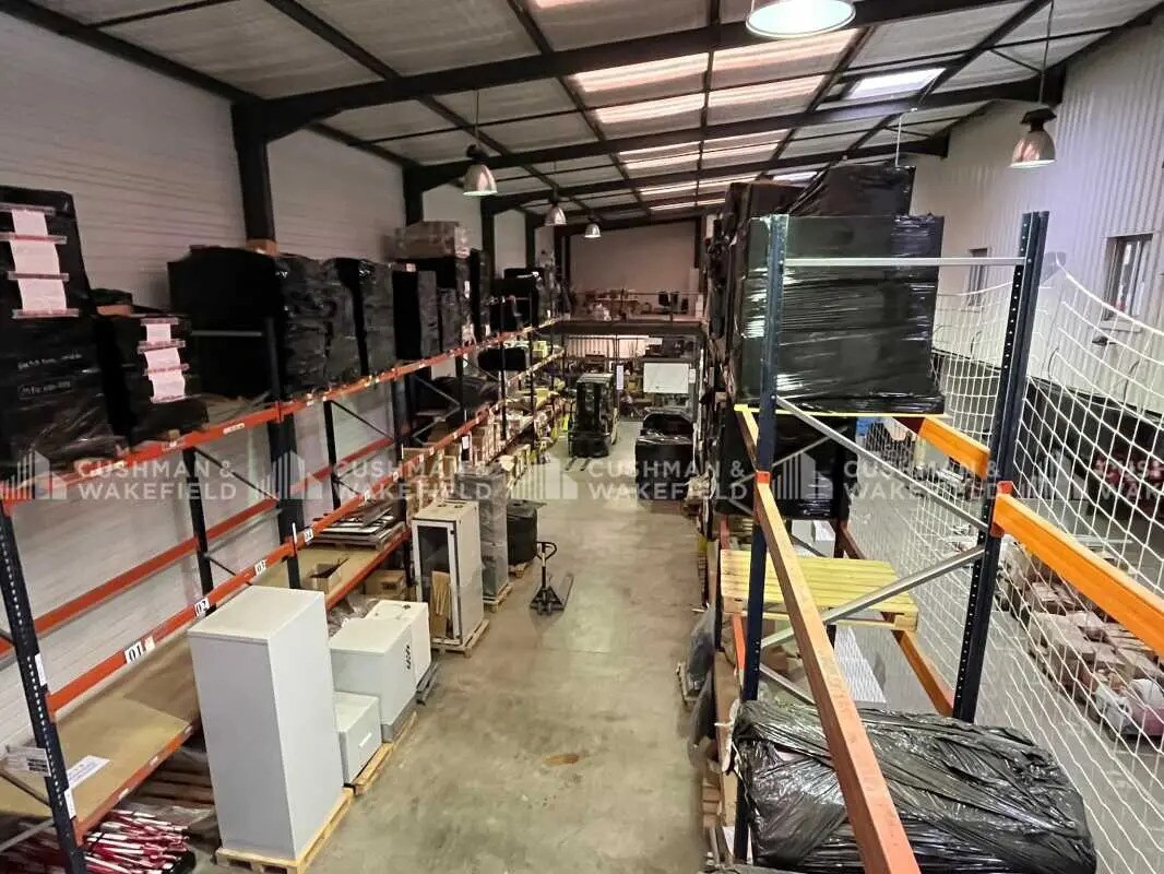 Flex in Signes for lease Interior Photo- Image 1 of 7