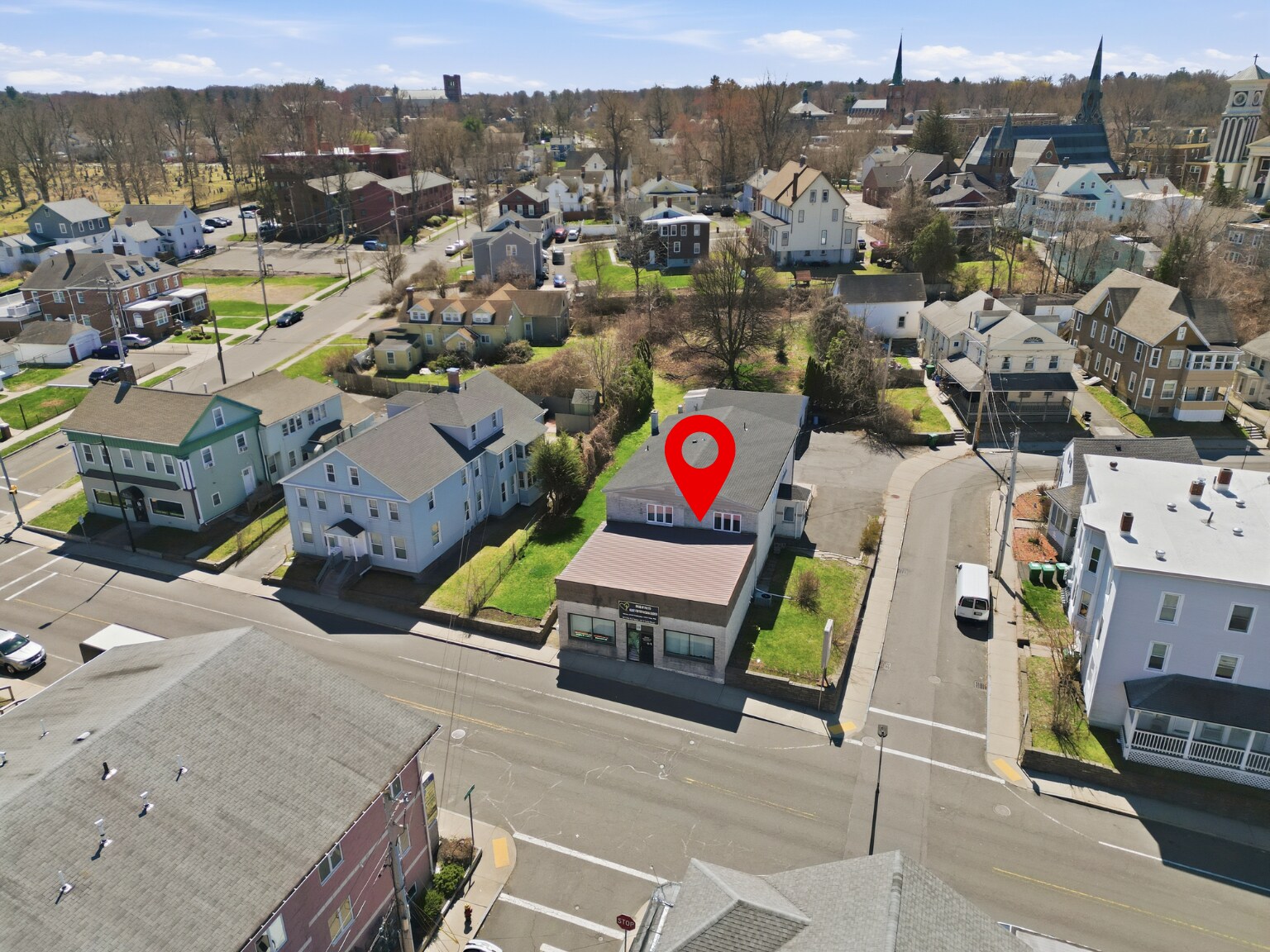 328 Front St, Chicopee, MA à louer Photo principale- Image 1 de 10