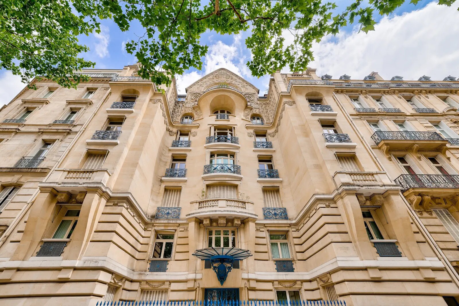 30 Avenue Marceau, Paris for sale Building Photo- Image 1 of 10