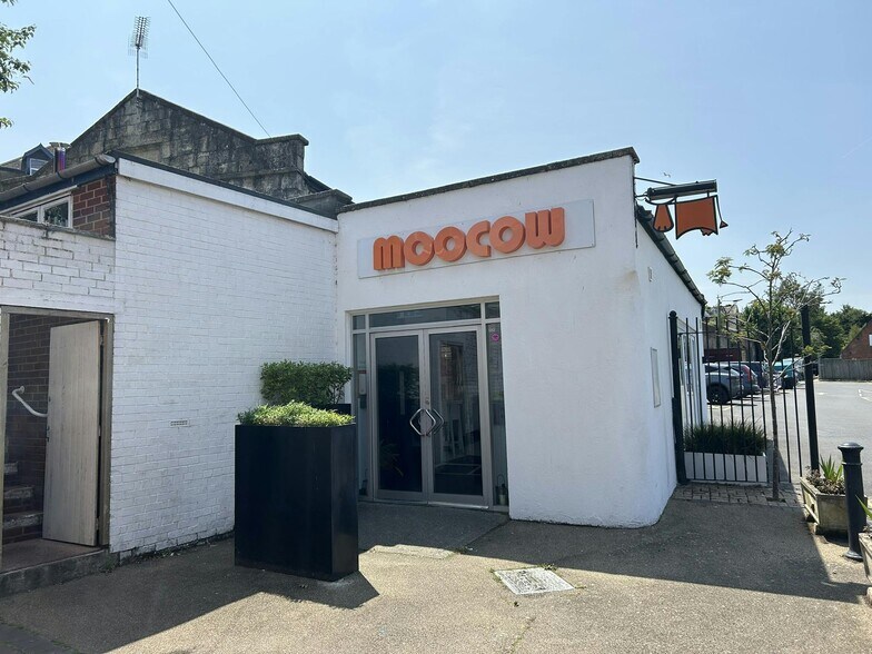 55 Cross St, Cowes à vendre - Photo du bâtiment - Image 2 de 12