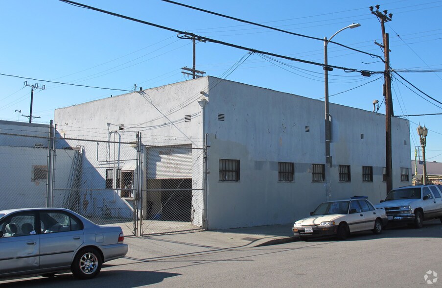 3700 S Main St, Los Angeles, CA à louer - Photo du bâtiment - Image 3 de 8