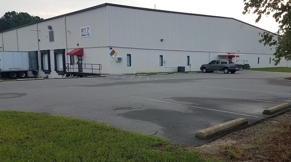 917 J R Industrial Dr, Sanford, NC for lease - Building Photo - Image 3 of 9
