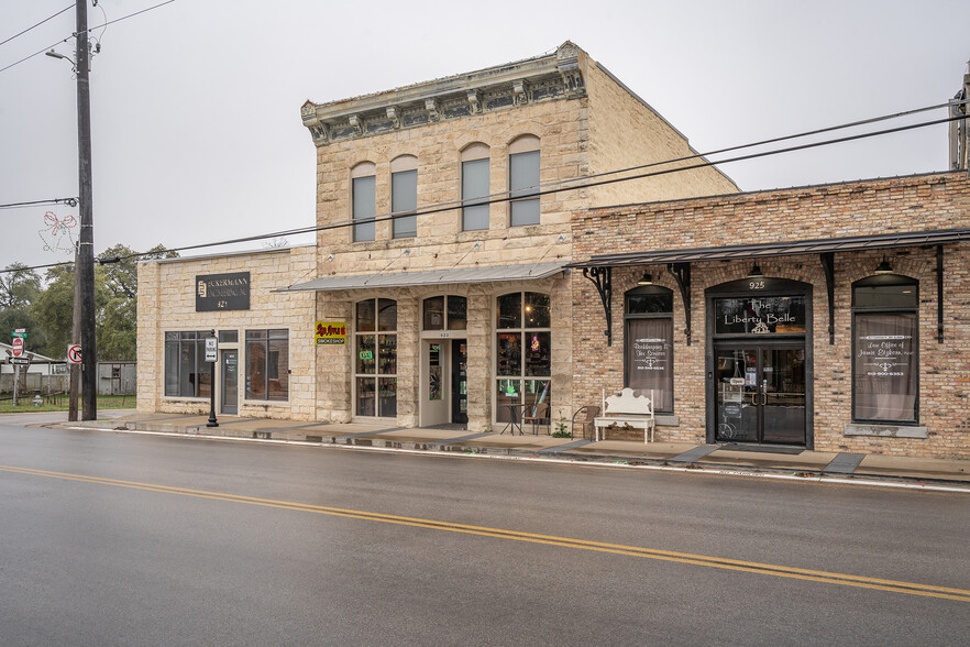 923 Main St, Liberty Hill, TX for sale - Building Photo - Image 2 of 12