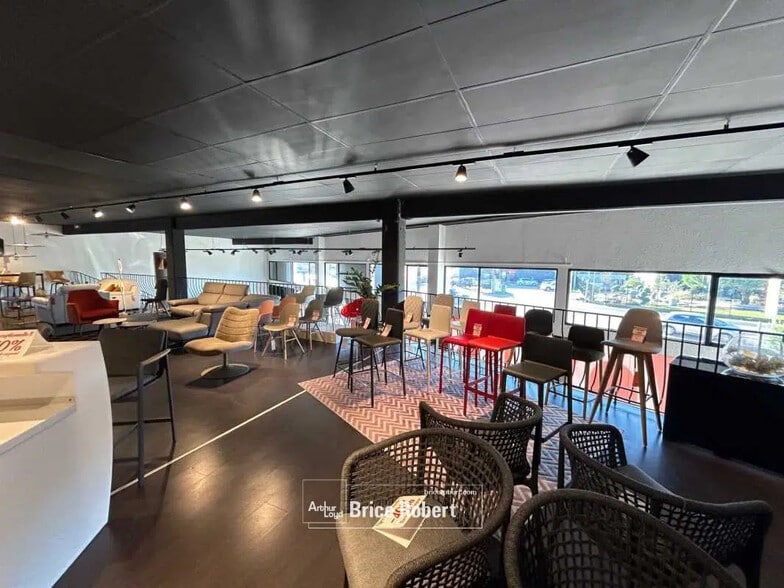 Local d'activités dans Saint-Priest à vendre - Photo intérieure - Image 2 de 7