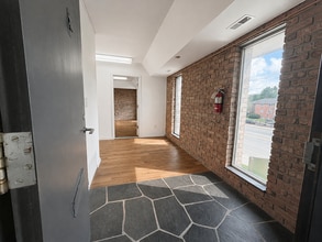 1817 W Stadium Blvd, Ann Arbor, MI for lease Interior Photo- Image 2 of 7