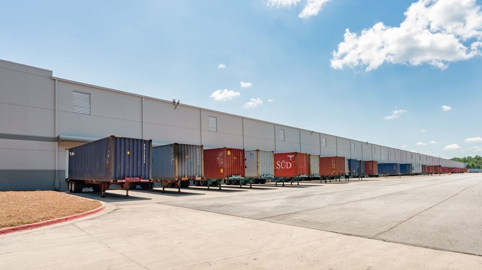 1525 Oakley Industrial Blvd, Fairburn, GA à louer - Photo du bâtiment - Image 3 de 7