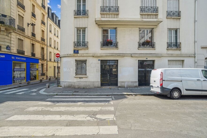 18 Bis Rue Violet, Paris à louer - Photo du bâtiment - Image 2 de 9