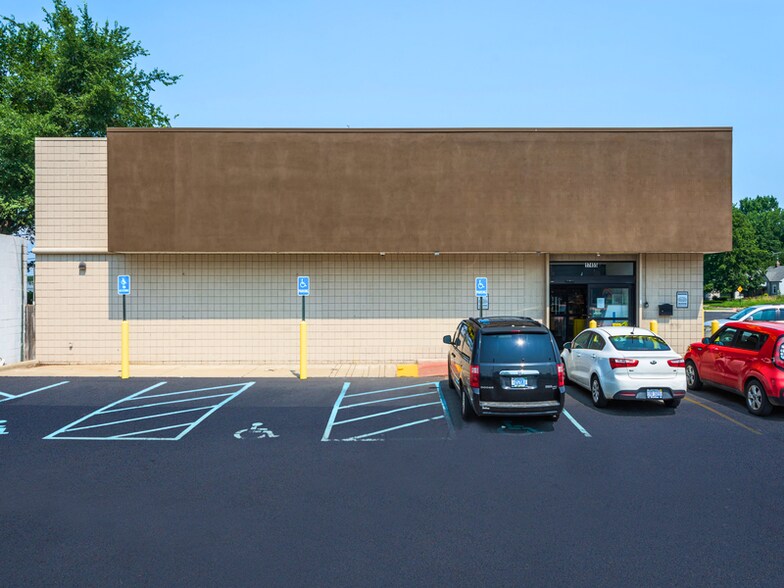 17455 E Warren Ave, Detroit, MI à louer - Photo du bâtiment - Image 2 de 2