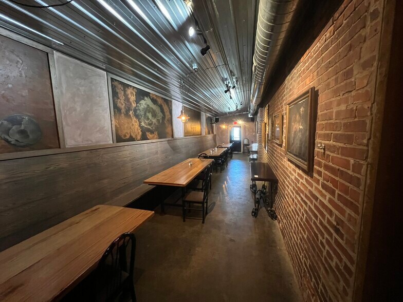 519 N Elm St, Muncie, IN à vendre - Photo du bâtiment - Image 3 de 13