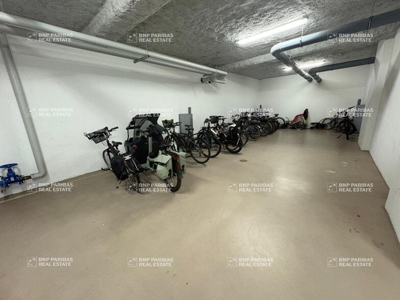 Office in Nantes for lease - Building Photo - Image 3 of 15