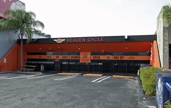 Plus de détails pour 7254 Bird Rd, Miami, FL - Commerce de détail à vendre