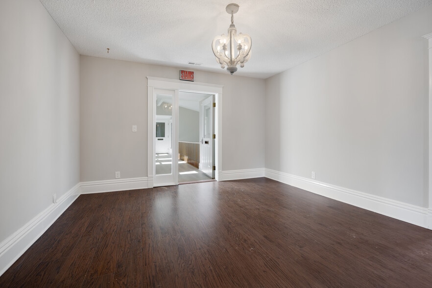 121 N Washington St, Naperville, IL à louer - Photo intérieure - Image 3 de 28