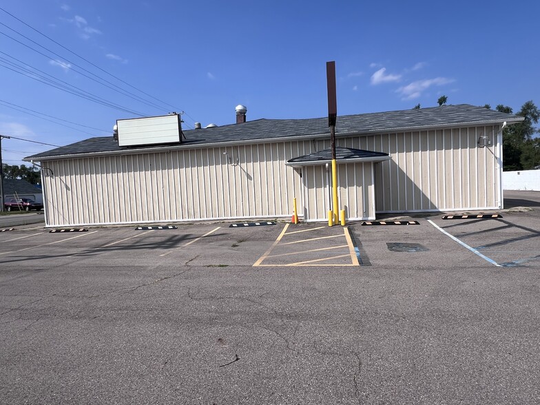 1405 Ecorse Rd, Ypsilanti, MI for lease - Building Photo - Image 1 of 16