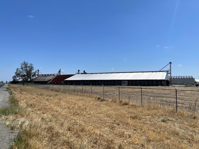 20500 Main St, Stratford, CA à vendre - Photo du bâtiment - Image 3 de 29